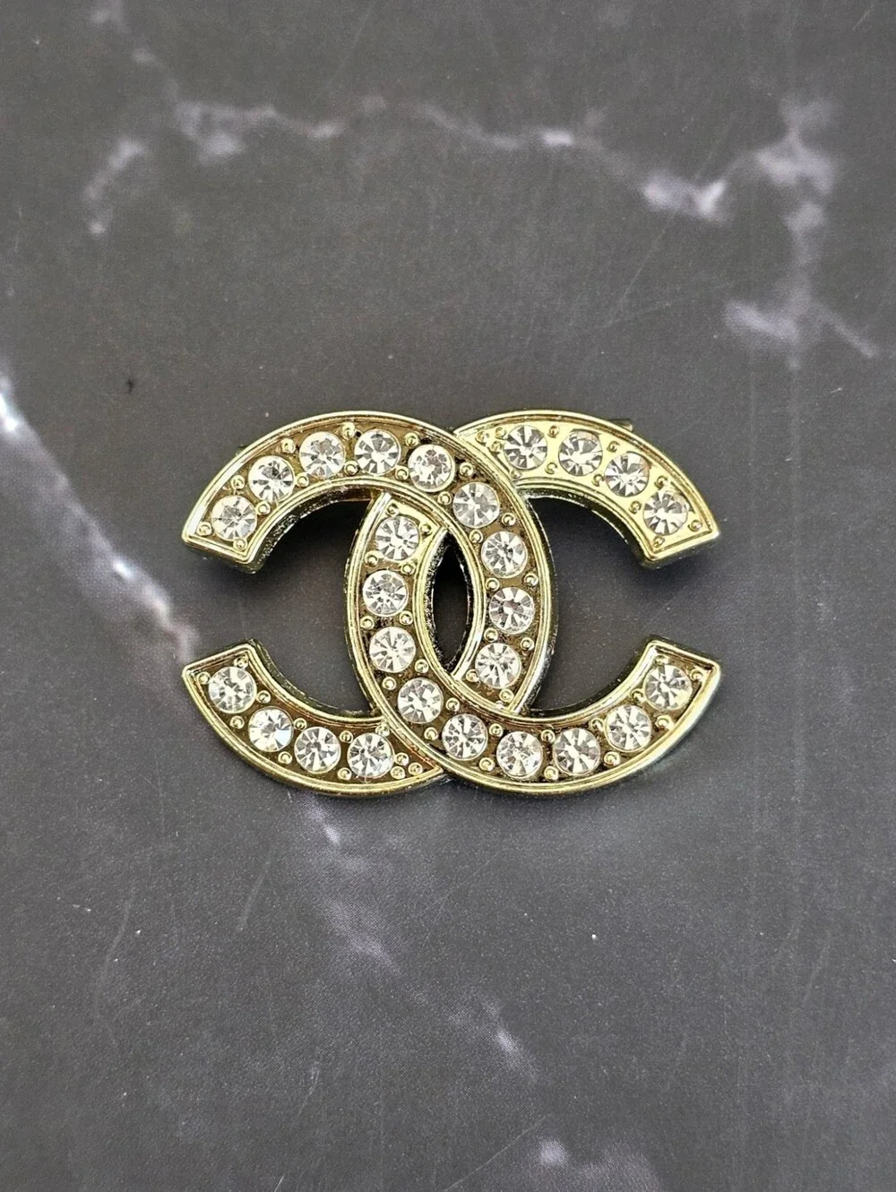 🔥 Chanel CC Brooch 🔥